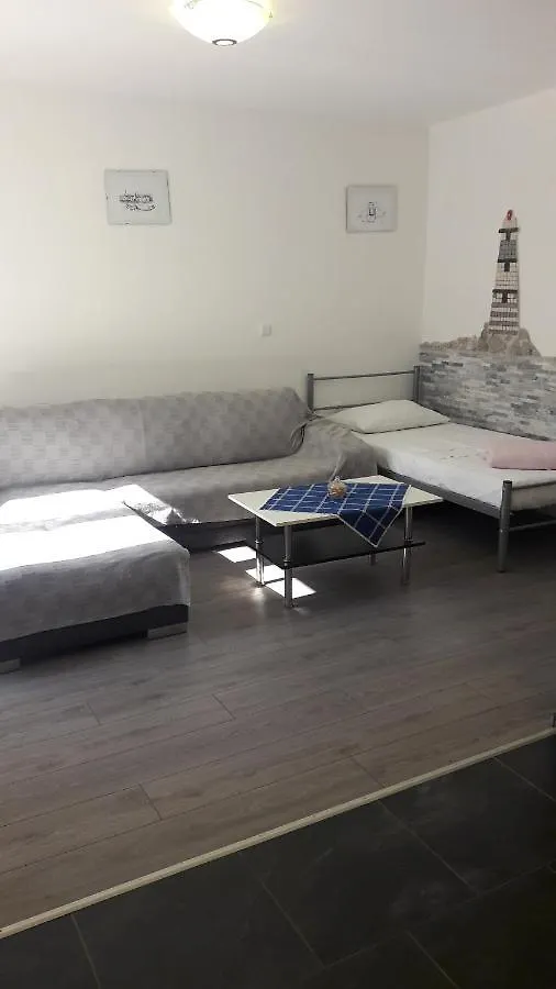 Apartmani Maric Selce 0*,  Croatia
