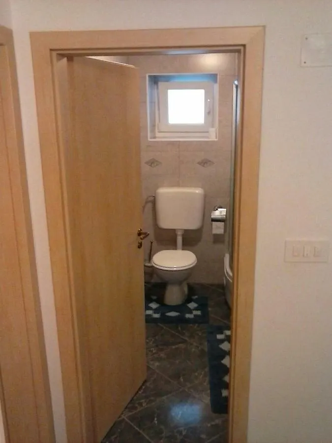 Apartmani Maric Selce 0*,  Croatia